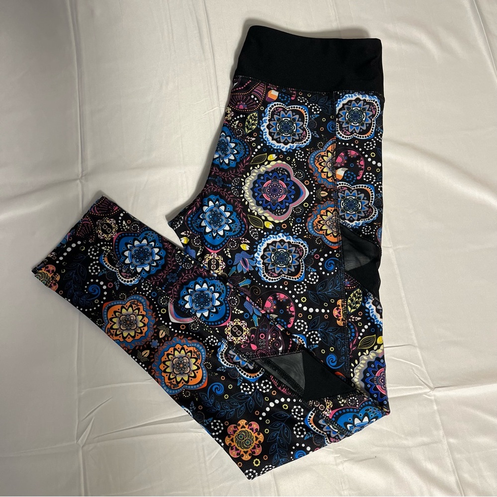 VOGO Athletica Women’s Leggings with Multicolored Pattern Sz L